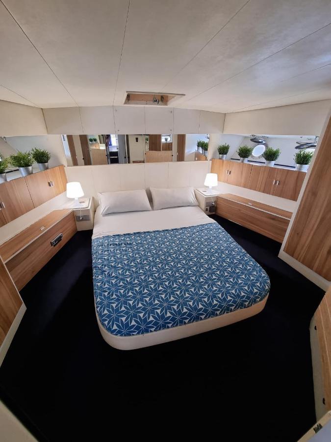 Bateau-hôtel Yate Gijon, Experiencia Unica N Gijón