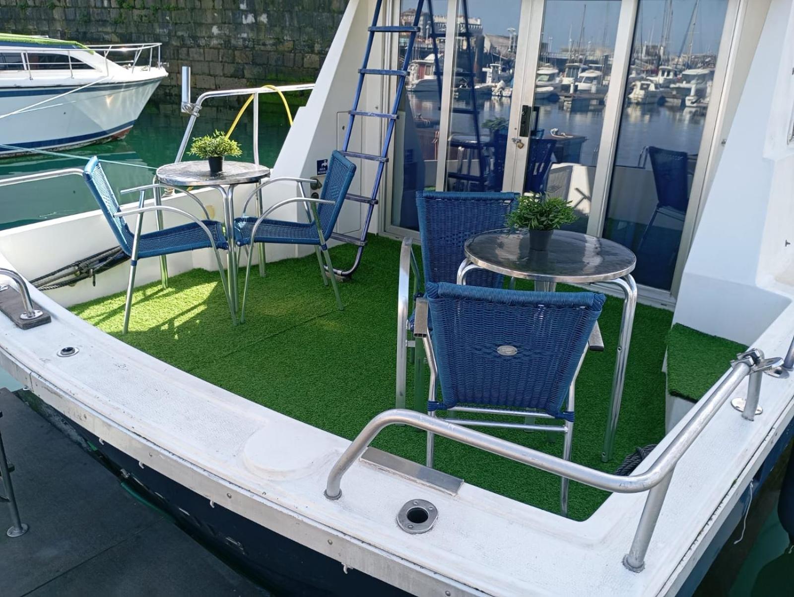 Bateau-hôtel Yate Gijon, Experiencia Unica N *